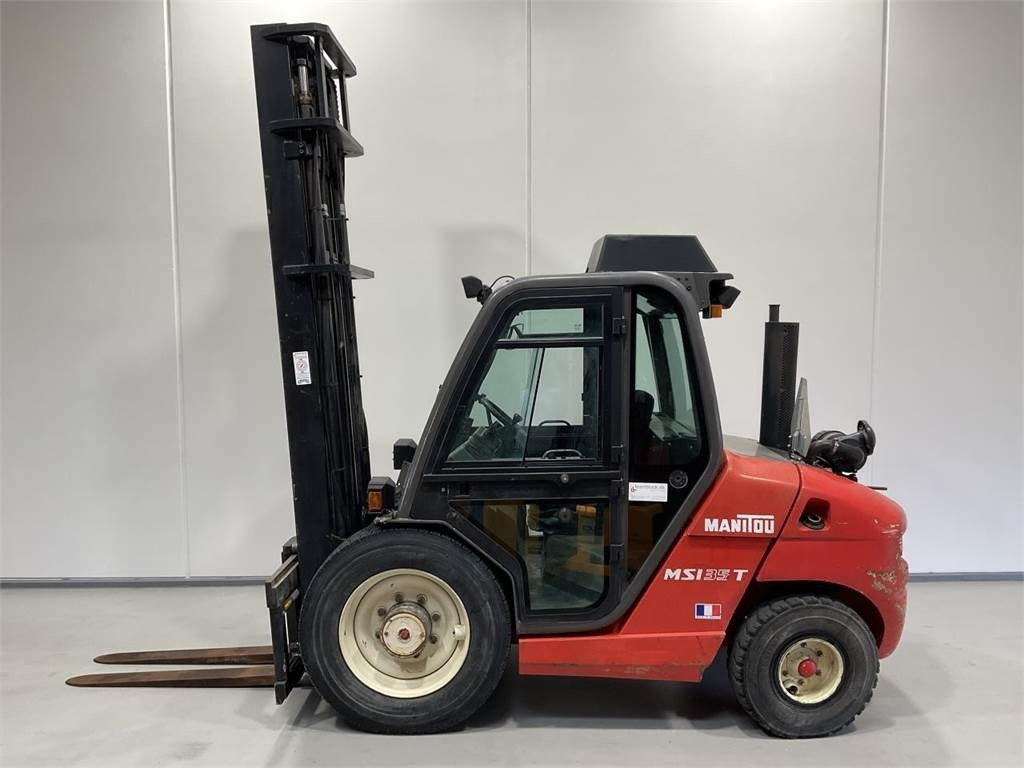 Manitou MSI 35T - Ngarkues me pirun për terren të ashpër: foto 3 Manitou MSI 35T - Ngarkues me pirun për terren të ashpër: foto 3