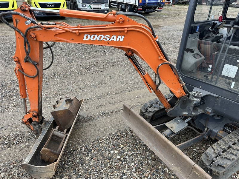 Doosan Slo 18 - 1.8T with bucket packed (Low Hours) - Miniekskavator: foto 2 Doosan Slo 18 - 1.8T with bucket packed (Low Hours) - Miniekskavator: foto 2