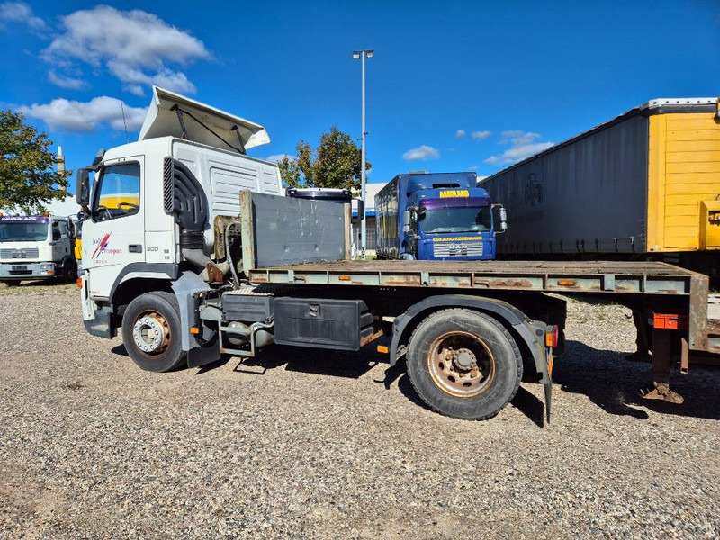 Volvo FM 300 // 4x2 // Manuel - Gjysmë-kamion: foto 3 Volvo FM 300 // 4x2 // Manuel - Gjysmë-kamion: foto 3