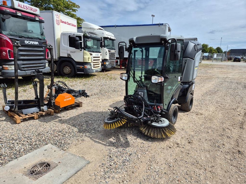 Kärcher MIC 26 // Feje-sug // Kantklipper - Rimorkio bujqësore: foto 1 Kärcher MIC 26 // Feje-sug // Kantklipper - Rimorkio bujqësore: foto 1