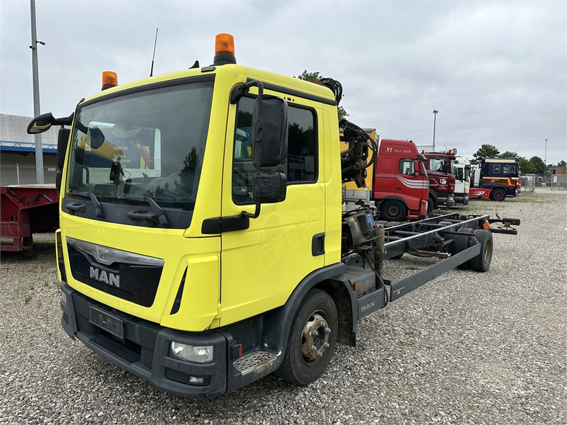 MAN TGL 12.220 // Crane HMF 735K2 // - Kamion me vinç: foto 1 MAN TGL 12.220 // Crane HMF 735K2 // - Kamion me vinç: foto 1