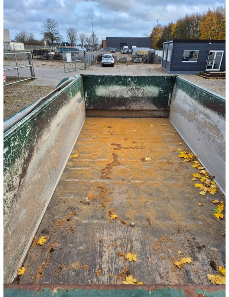 Rimorkio vetëshkarkuese MTDK 3 axle / tipper /: foto 9