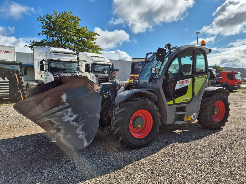 Claas Scorpion 7044 - Makineri bujqësore: foto 1 Claas Scorpion 7044 - Makineri bujqësore: foto 1