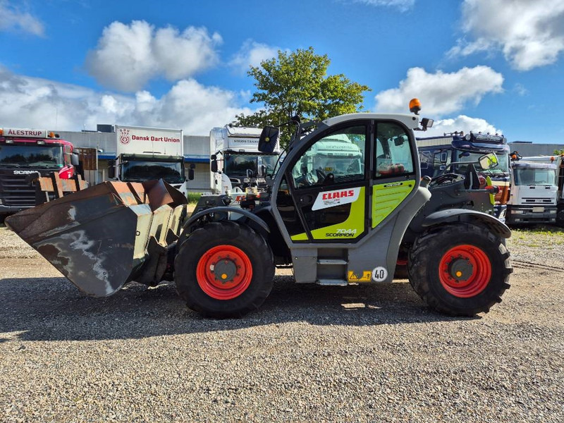Claas Scorpion 7044 - Makineri bujqësore: foto 2 Claas Scorpion 7044 - Makineri bujqësore: foto 2