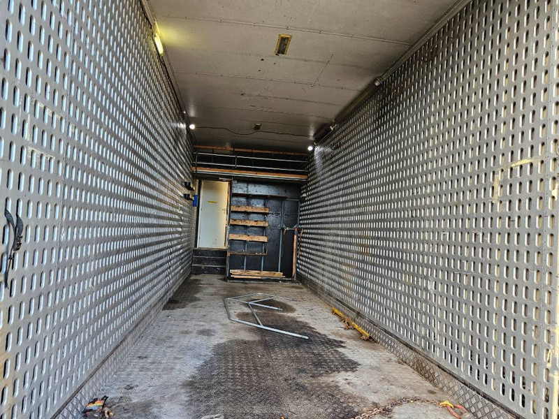 Montracon 2 axle machinetrailer/Living area - Gjysmë rimorkio me plan ngarkimi të ulët: foto 5 Montracon 2 axle machinetrailer/Living area - Gjysmë rimorkio me plan ngarkimi të ulët: foto 5