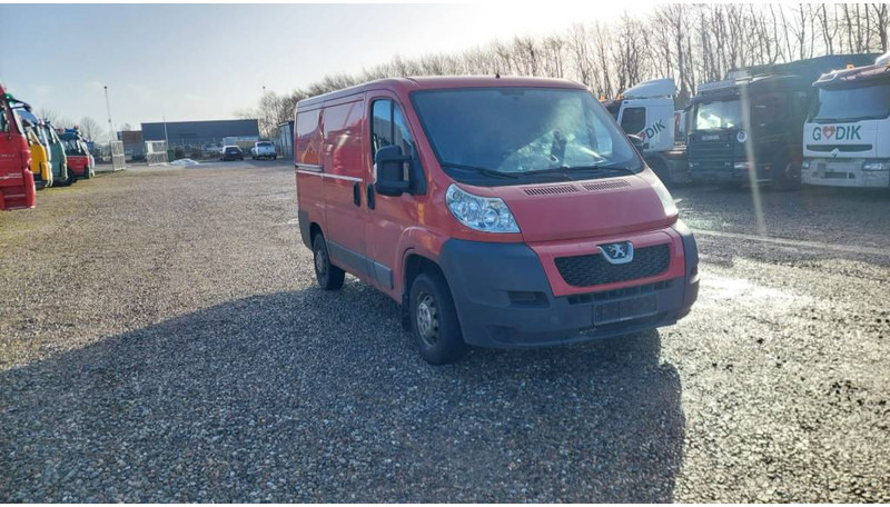 Peugeot Boxer 330 2,2 HDi - Furgon: foto 2 Peugeot Boxer 330 2,2 HDi - Furgon: foto 2