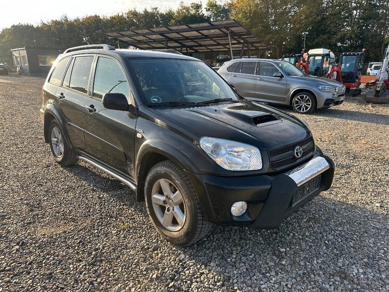 Toyota RAV4 2.0D 4x4 - Furgon: foto 2 Toyota RAV4 2.0D 4x4 - Furgon: foto 2