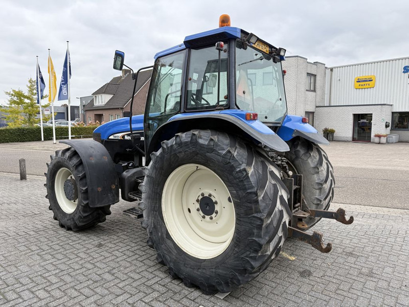 New Holland 8360 Range Command - Traktor: foto 2 New Holland 8360 Range Command - Traktor: foto 2