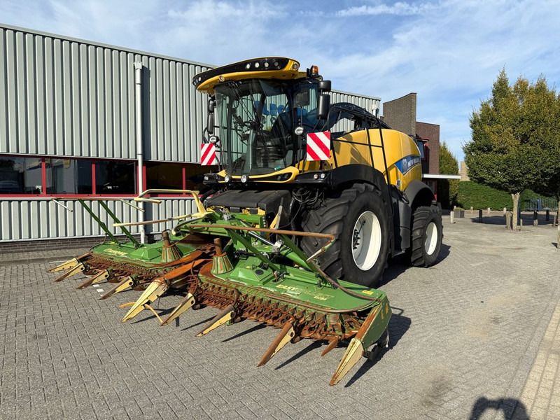 New Holland FR550 Forage Cruiser + Krone Easycollect - Korrëse foragjere: foto 2 New Holland FR550 Forage Cruiser + Krone Easycollect - Korrëse foragjere: foto 2