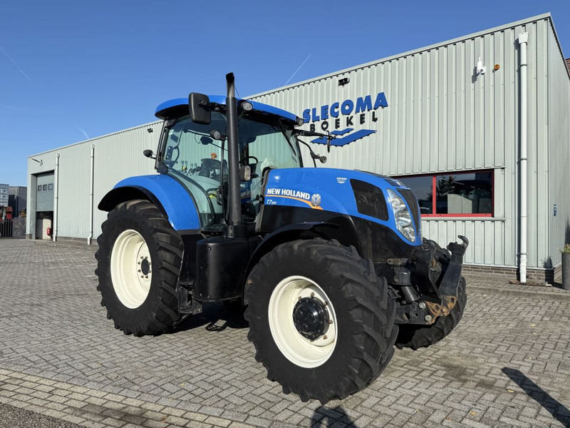 New Holland T7.185 Power Command - Traktor: foto 4 New Holland T7.185 Power Command - Traktor: foto 4