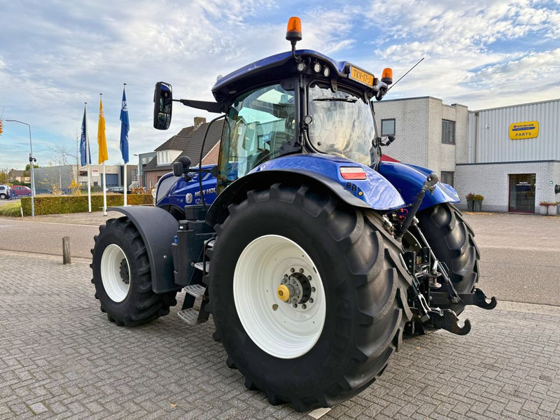 New Holland T7.270 AC 10 Years Blue Power Edition - Traktor: foto 2 New Holland T7.270 AC 10 Years Blue Power Edition - Traktor: foto 2