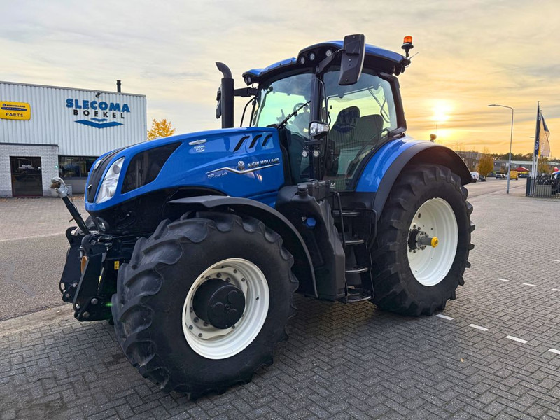 New Holland T7.275HD AC Stage V New Gen - Traktor: foto 1 New Holland T7.275HD AC Stage V New Gen - Traktor: foto 1