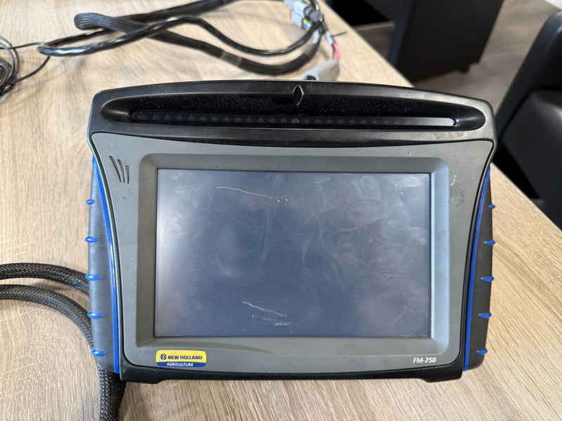 Trimble GFX-750 / New Holland FM-750 GPS - Pjesë këmbimi për Kamioni: foto 1 Trimble GFX-750 / New Holland FM-750 GPS - Pjesë këmbimi për Kamioni: foto 1