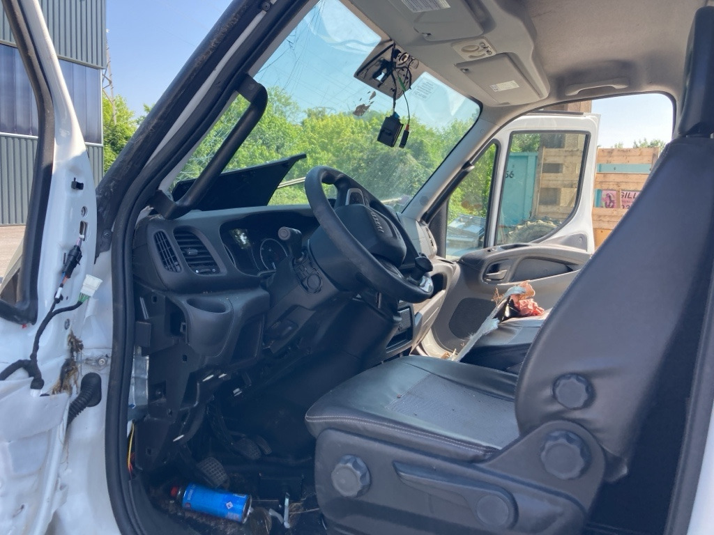 IVECO DAILY FOURGON 50C18 - Platformë ajrore e montuar në kamion: foto 4 IVECO DAILY FOURGON 50C18 - Platformë ajrore e montuar në kamion: foto 4