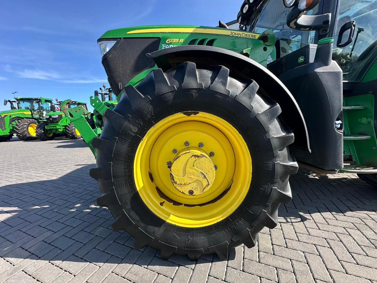 JOHN DEERE 6135R - Traktor: foto 5 JOHN DEERE 6135R - Traktor: foto 5