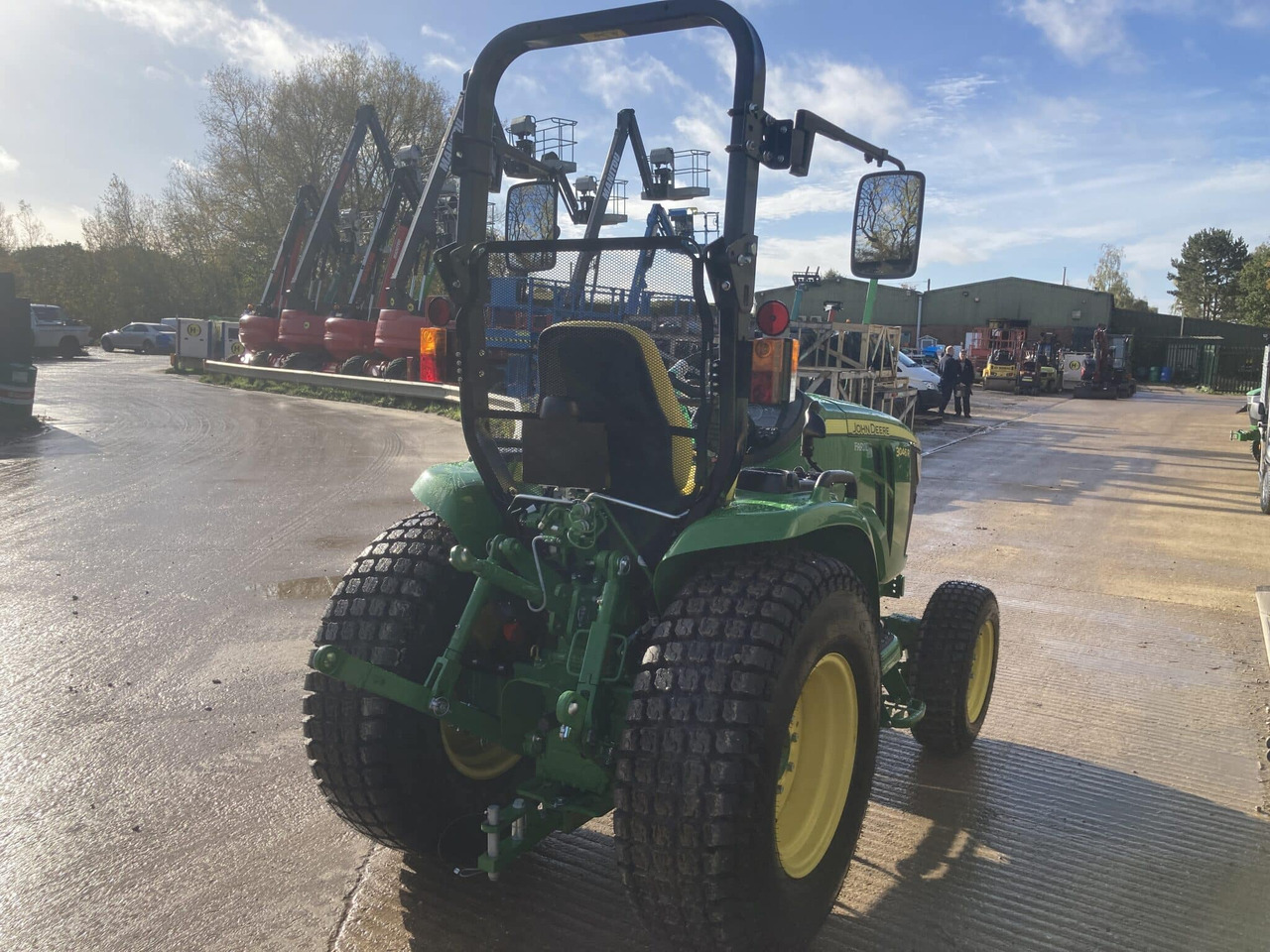 John Deere 3046R compact tractor - Minitraktor: foto 5 John Deere 3046R compact tractor - Minitraktor: foto 5
