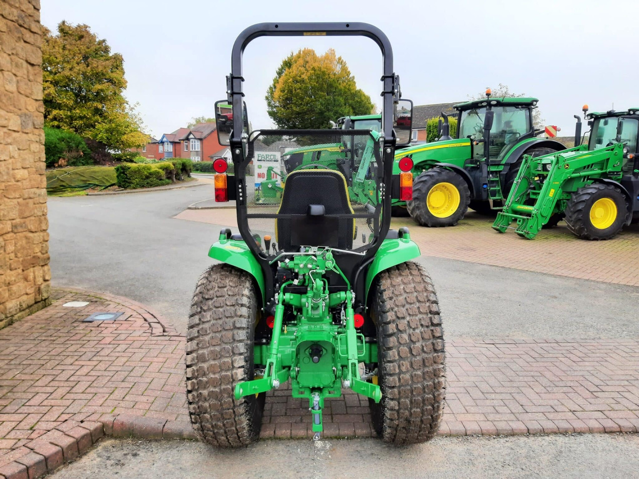 John Deere 3046R compact tractor - Minitraktor: foto 5 John Deere 3046R compact tractor - Minitraktor: foto 5