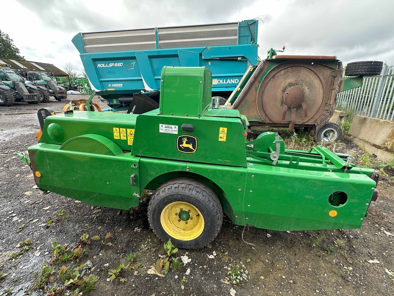 John Deere 459 baler - Dengmbledhëse katrore: foto 2 John Deere 459 baler - Dengmbledhëse katrore: foto 2