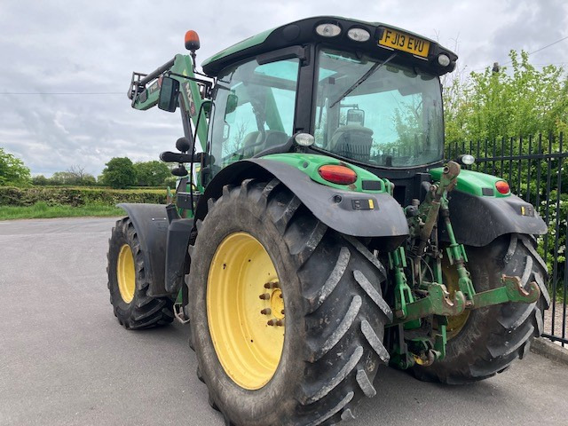John Deere 6125R - Traktor: foto 4 John Deere 6125R - Traktor: foto 4