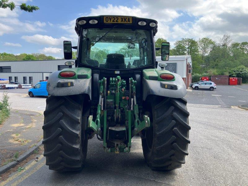 John Deere 6130R - Traktor: foto 4 John Deere 6130R - Traktor: foto 4
