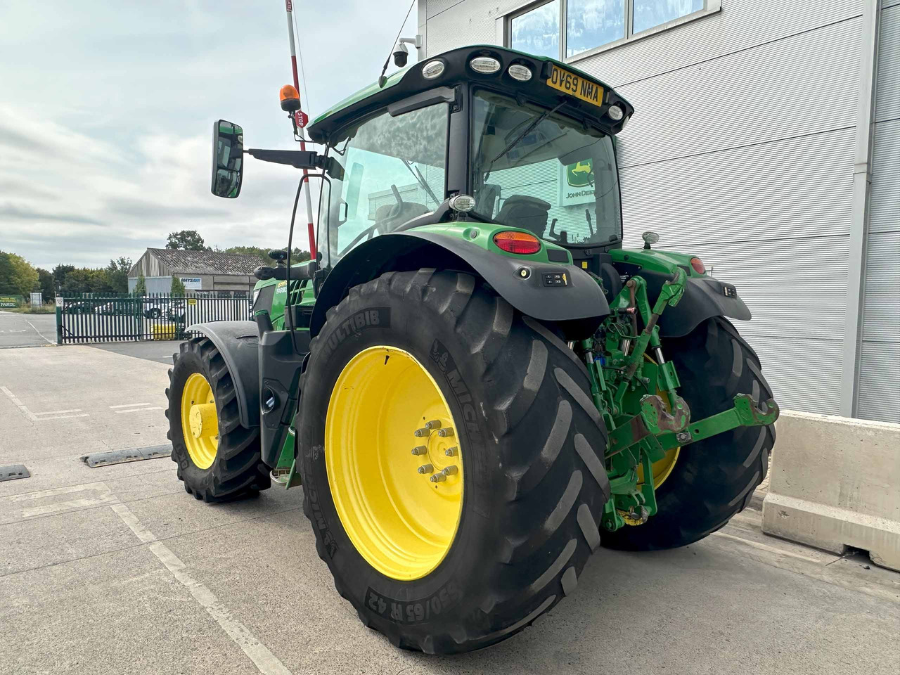 John Deere 6155R - Traktor: foto 3 John Deere 6155R - Traktor: foto 3