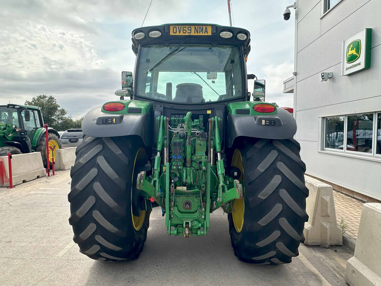 John Deere 6155R - Traktor: foto 4 John Deere 6155R - Traktor: foto 4