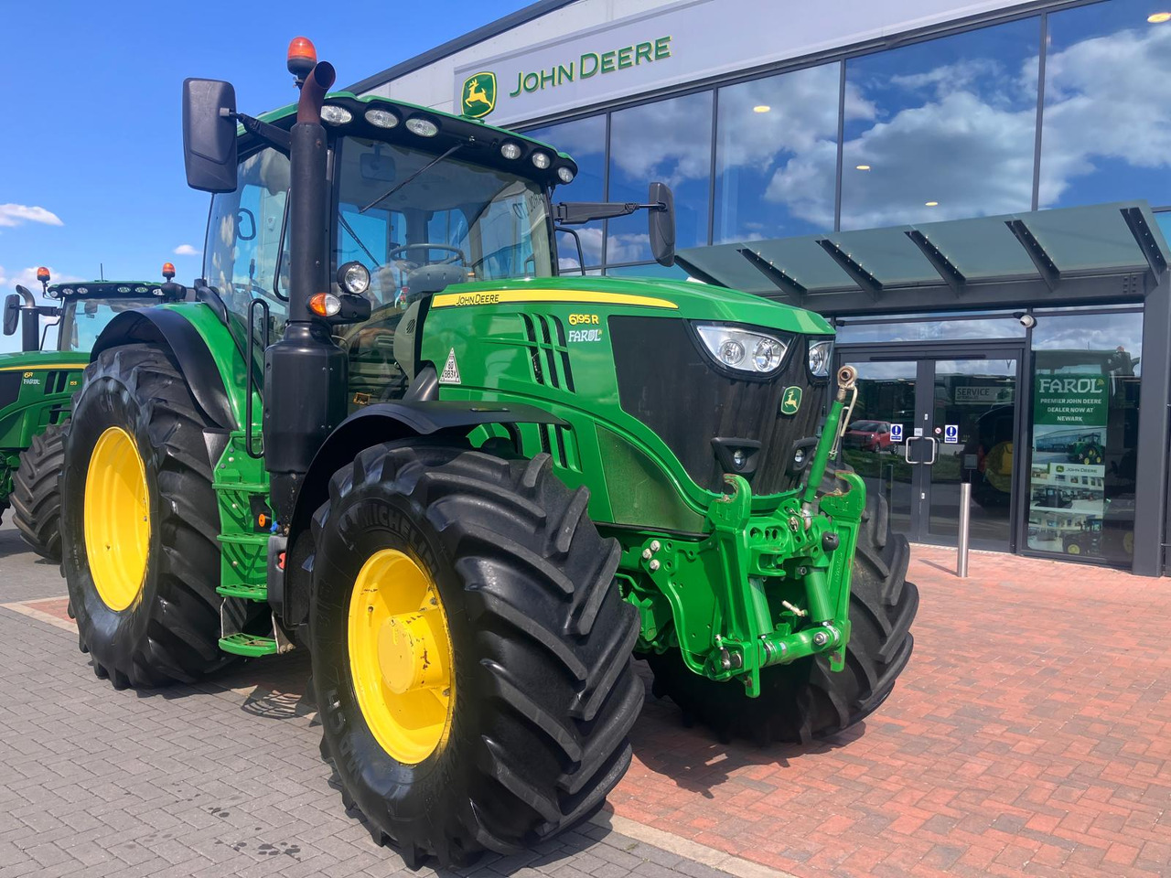 John Deere 6195R - Traktor: foto 1 John Deere 6195R - Traktor: foto 1