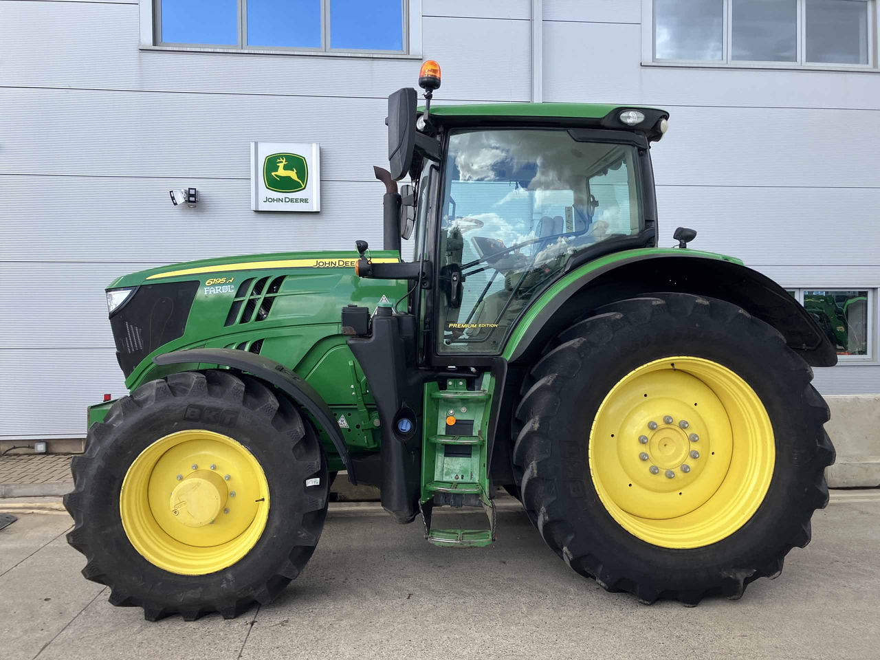 John Deere 6195R - Traktor: foto 2 John Deere 6195R - Traktor: foto 2