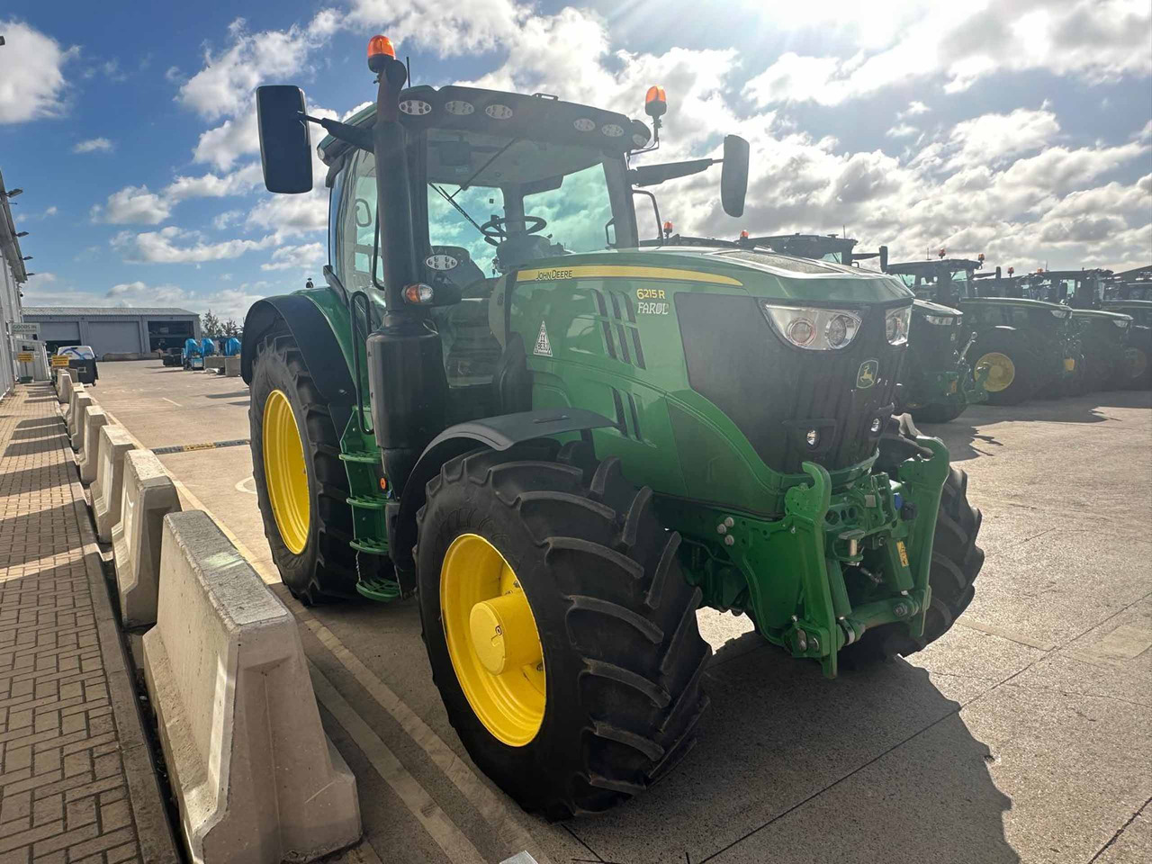 John Deere 6215R - Traktor: foto 5 John Deere 6215R - Traktor: foto 5