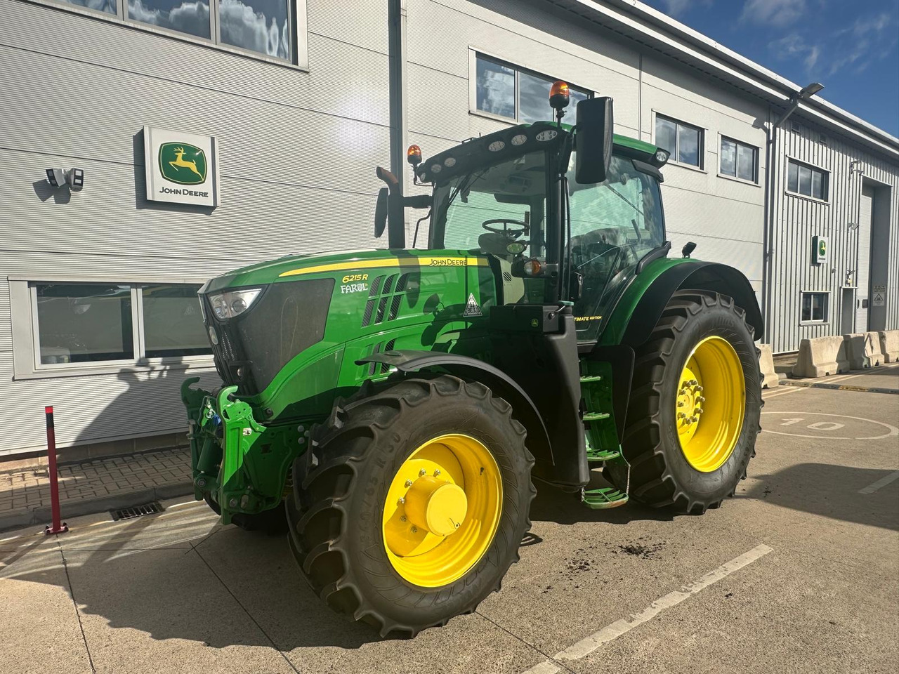 John Deere 6215R - Traktor: foto 1 John Deere 6215R - Traktor: foto 1