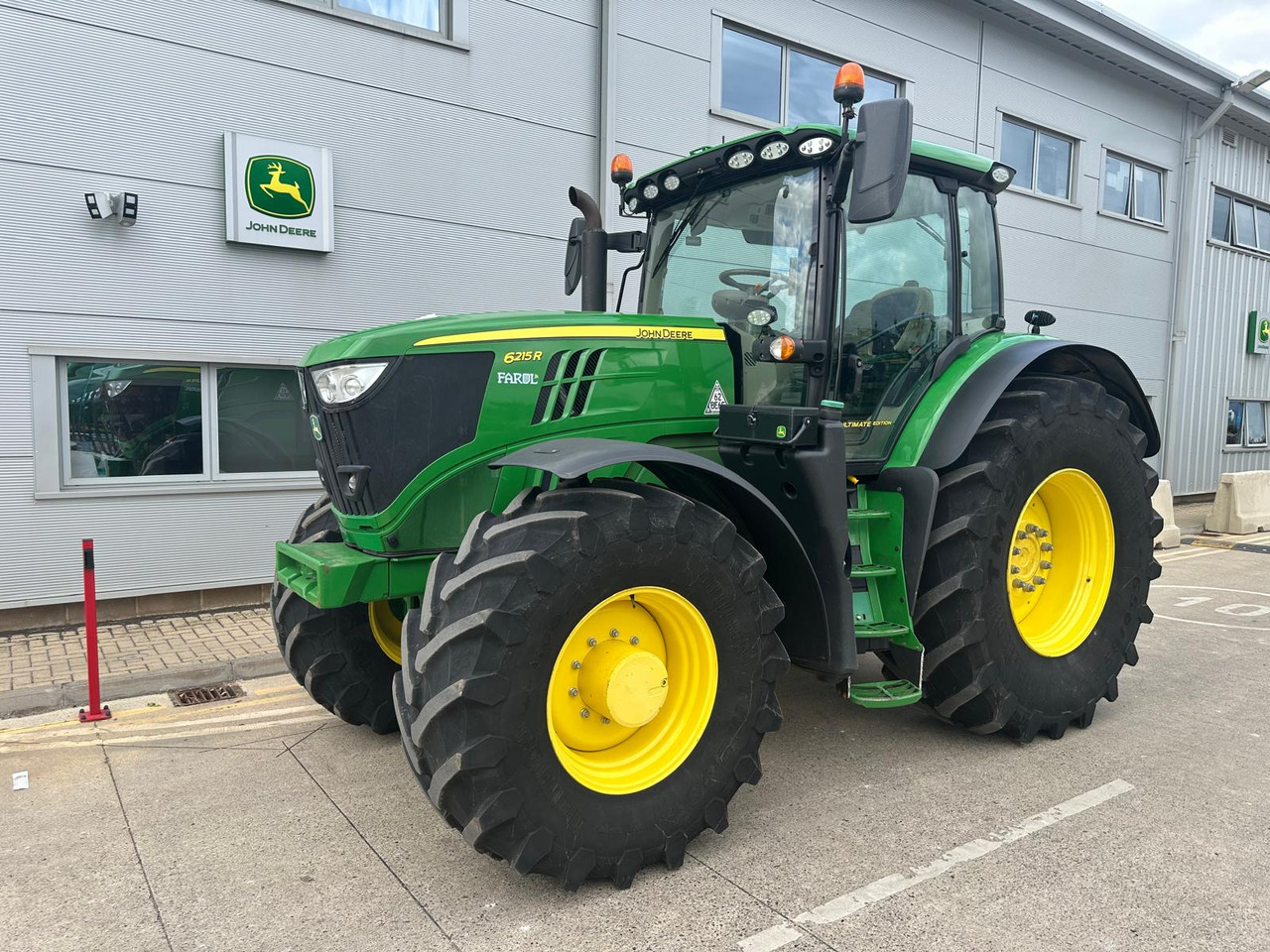 John Deere 6215R - Traktor: foto 1 John Deere 6215R - Traktor: foto 1