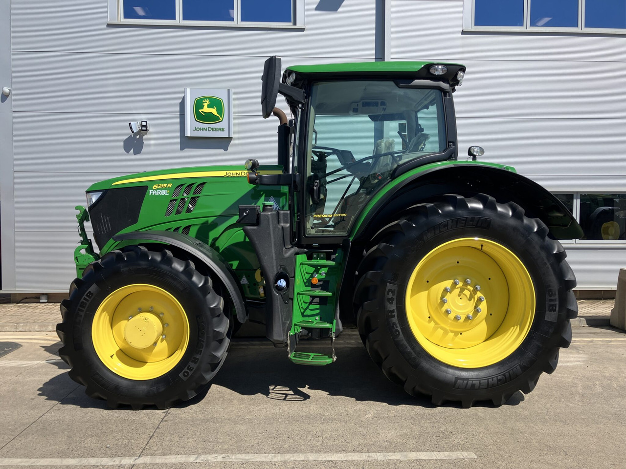 John Deere 6215R - Traktor: foto 2 John Deere 6215R - Traktor: foto 2