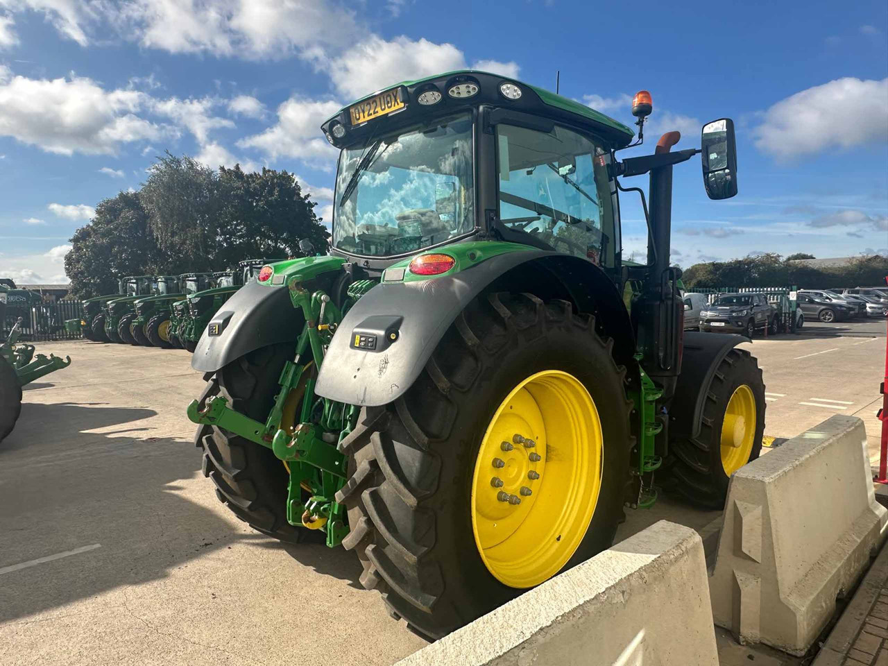 John Deere 6215R - Traktor: foto 4 John Deere 6215R - Traktor: foto 4