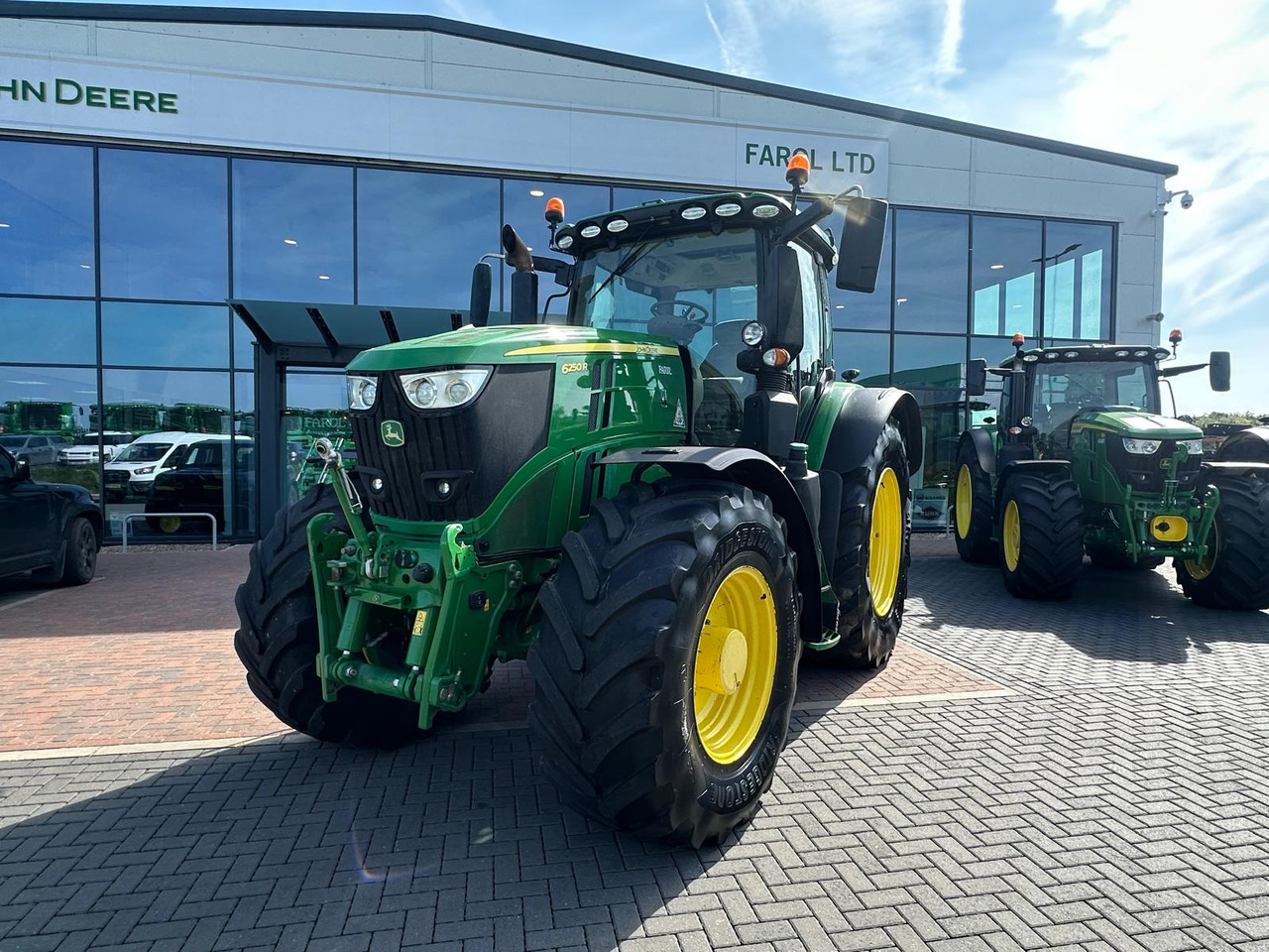 John Deere 6250R - Traktor: foto 1 John Deere 6250R - Traktor: foto 1