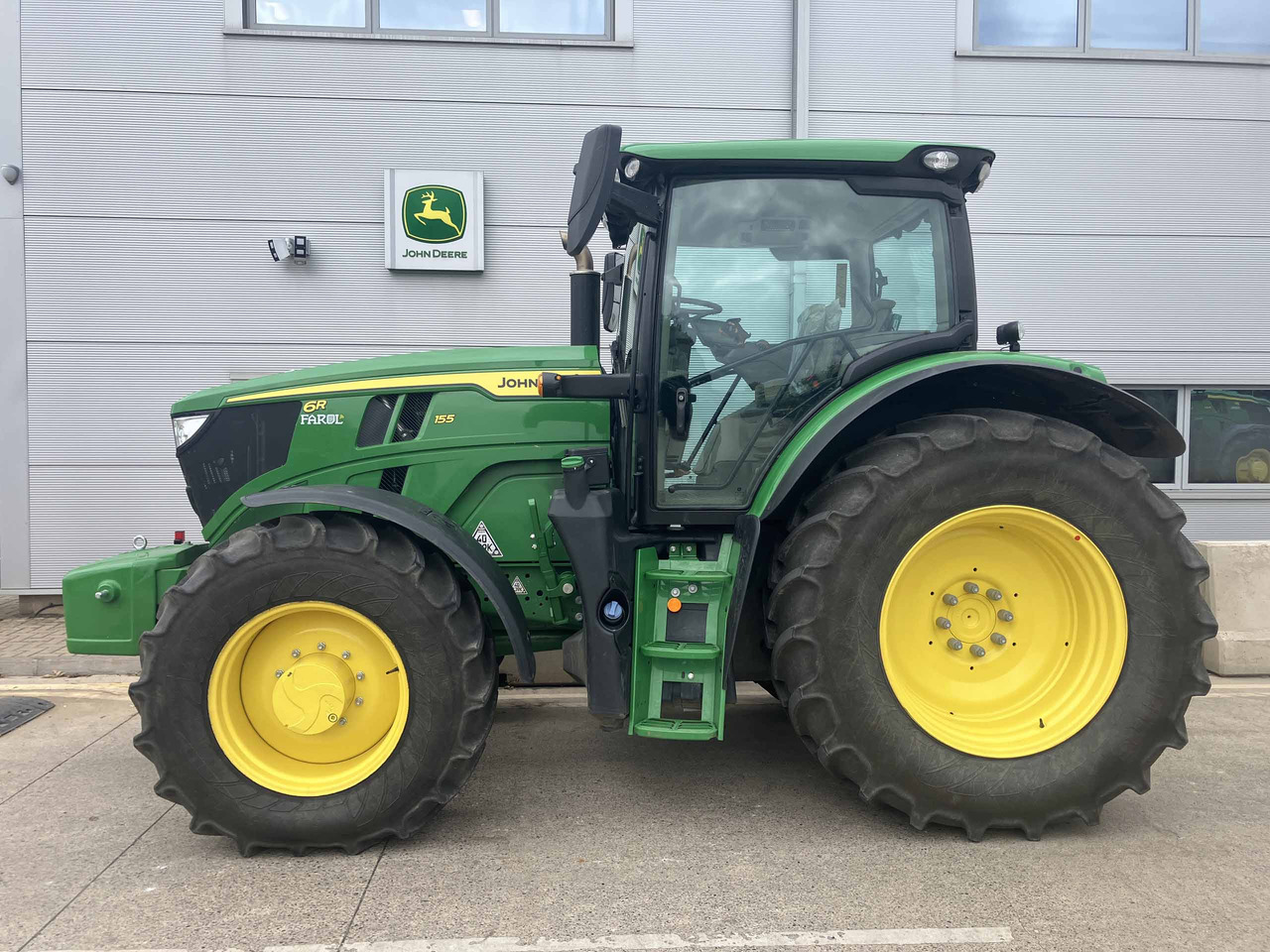 John Deere 6R 155 - Traktor: foto 2 John Deere 6R 155 - Traktor: foto 2