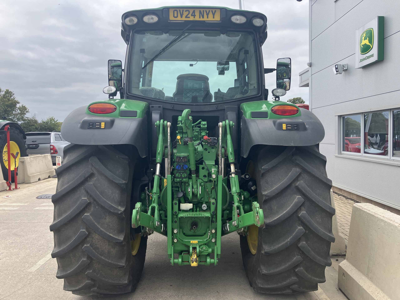 John Deere 6R 155 - Traktor: foto 4 John Deere 6R 155 - Traktor: foto 4