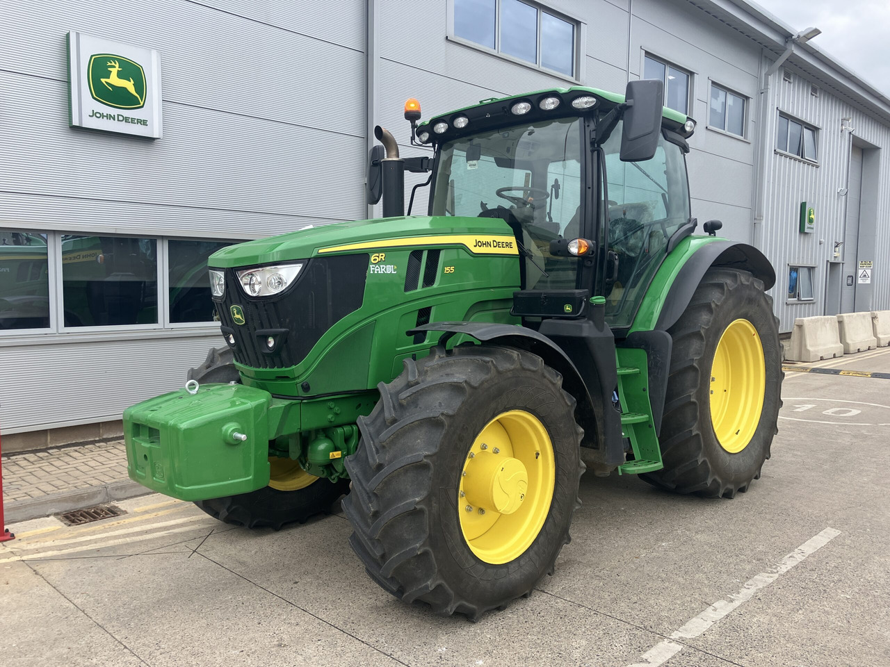 John Deere 6R 155 - Traktor: foto 1 John Deere 6R 155 - Traktor: foto 1