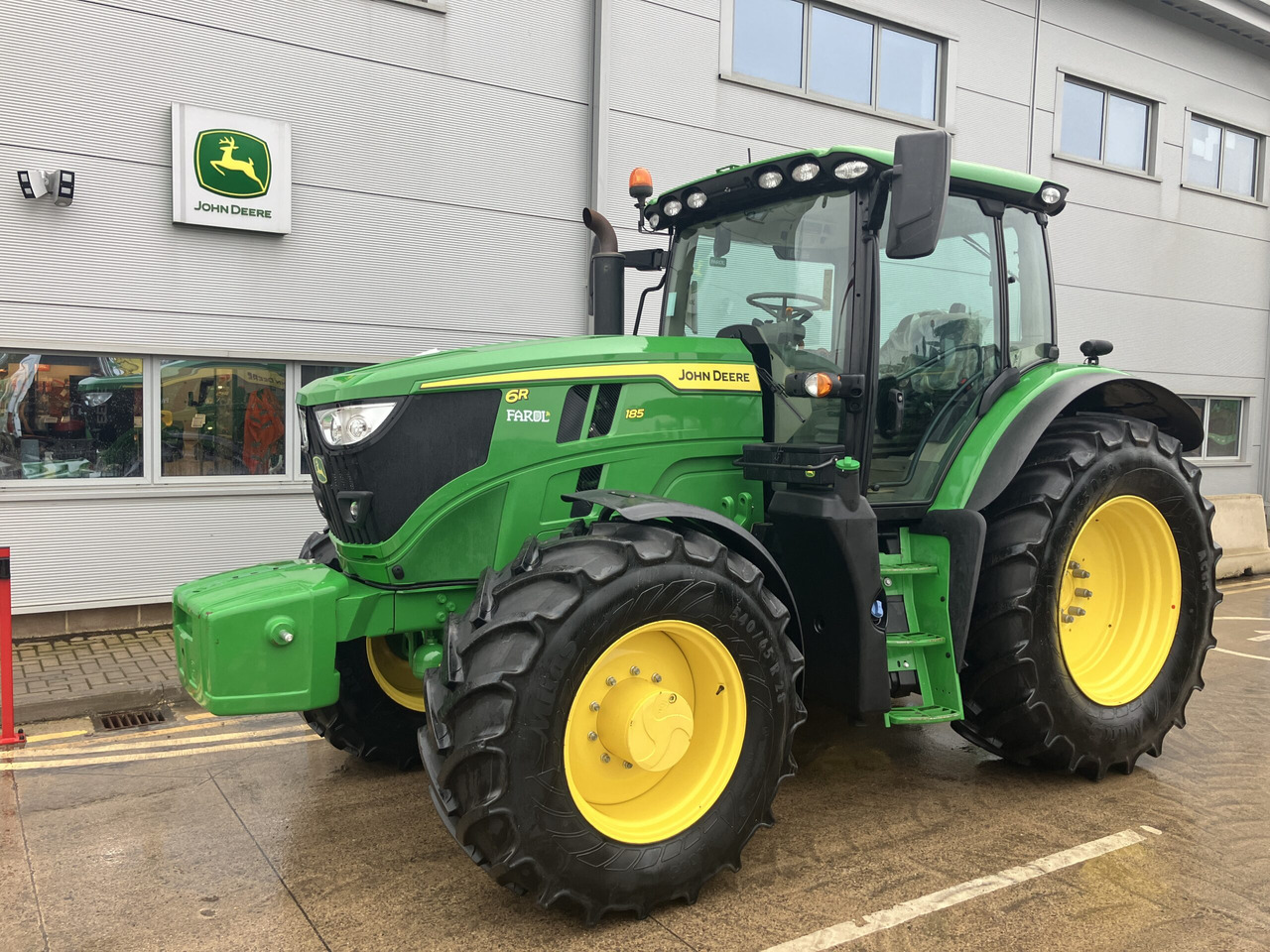 John Deere 6R 185 - Traktor: foto 1 John Deere 6R 185 - Traktor: foto 1