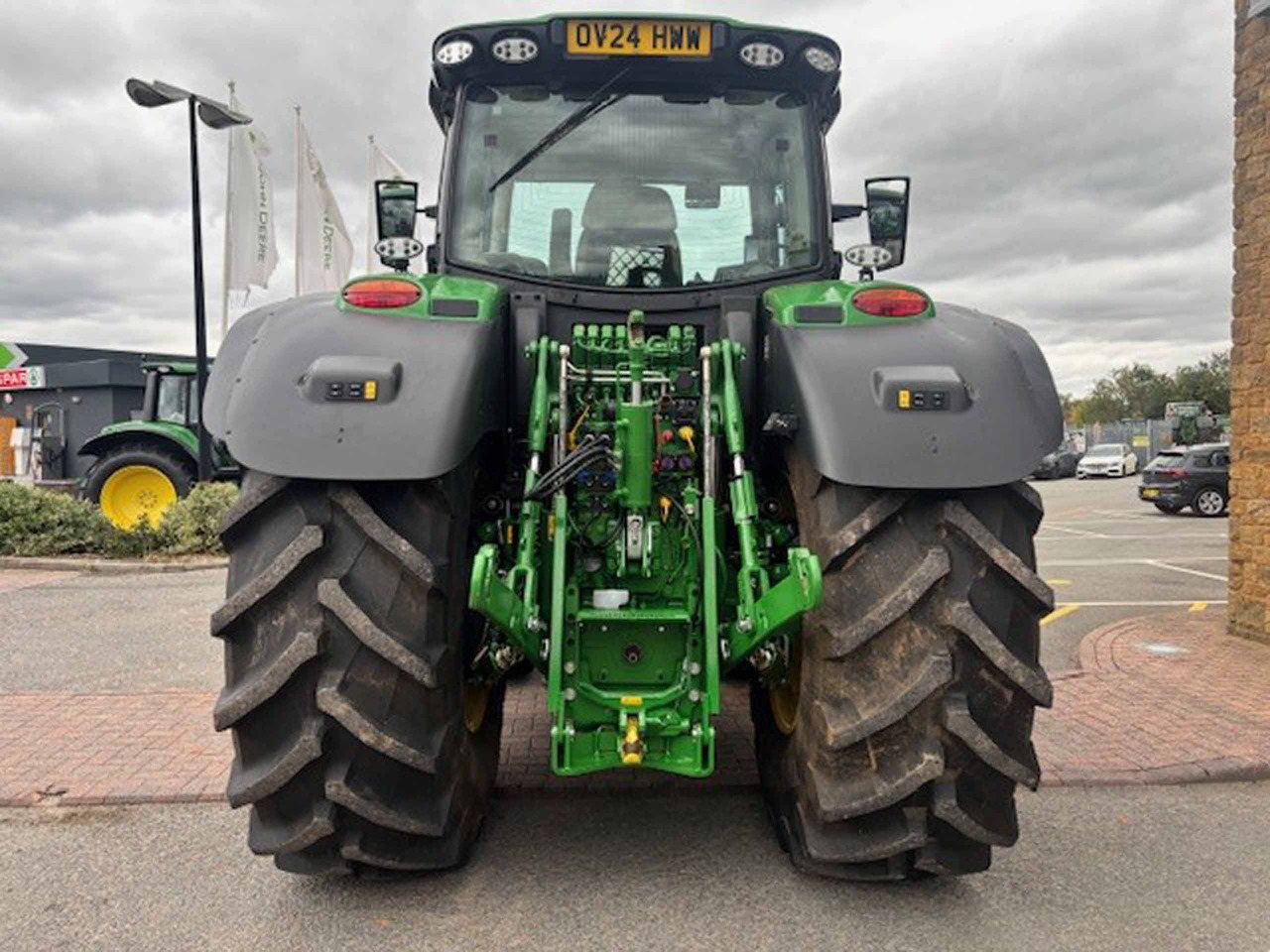 John Deere 6R 215 - Traktor: foto 4 John Deere 6R 215 - Traktor: foto 4