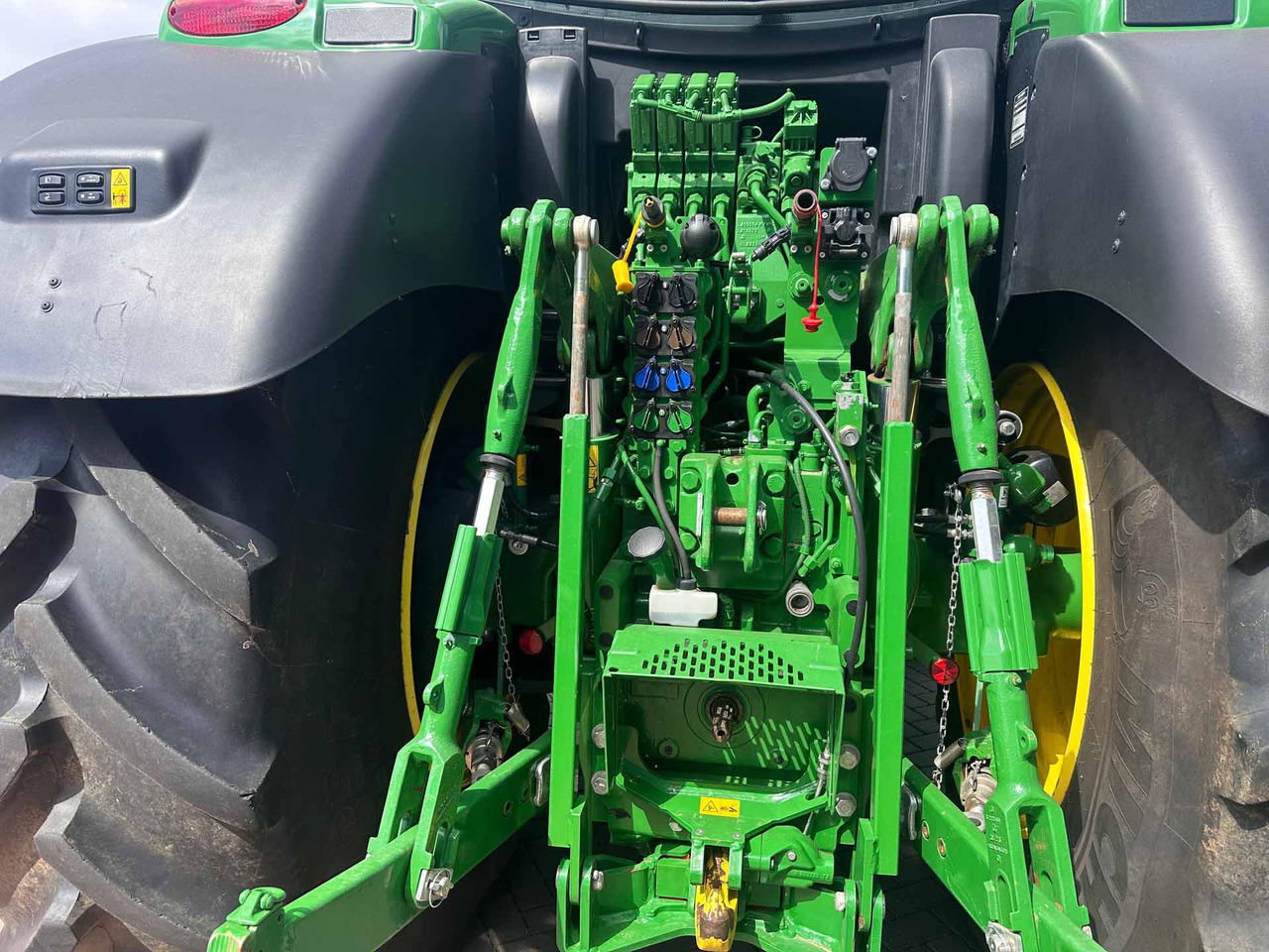 John Deere 6R 215 - Traktor: foto 3 John Deere 6R 215 - Traktor: foto 3