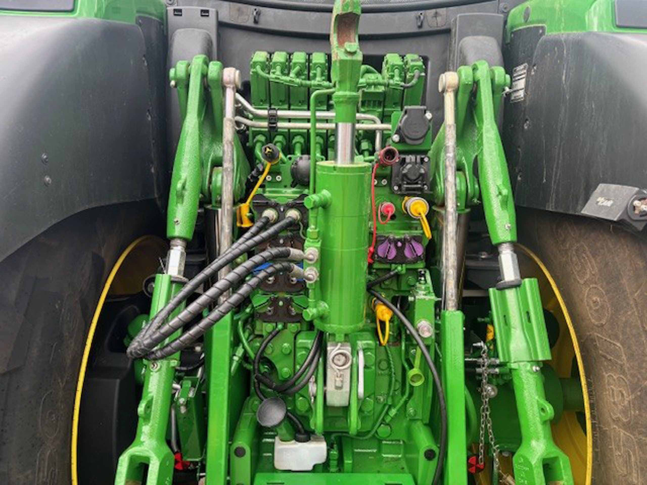 John Deere 6R 215 - Traktor: foto 5 John Deere 6R 215 - Traktor: foto 5