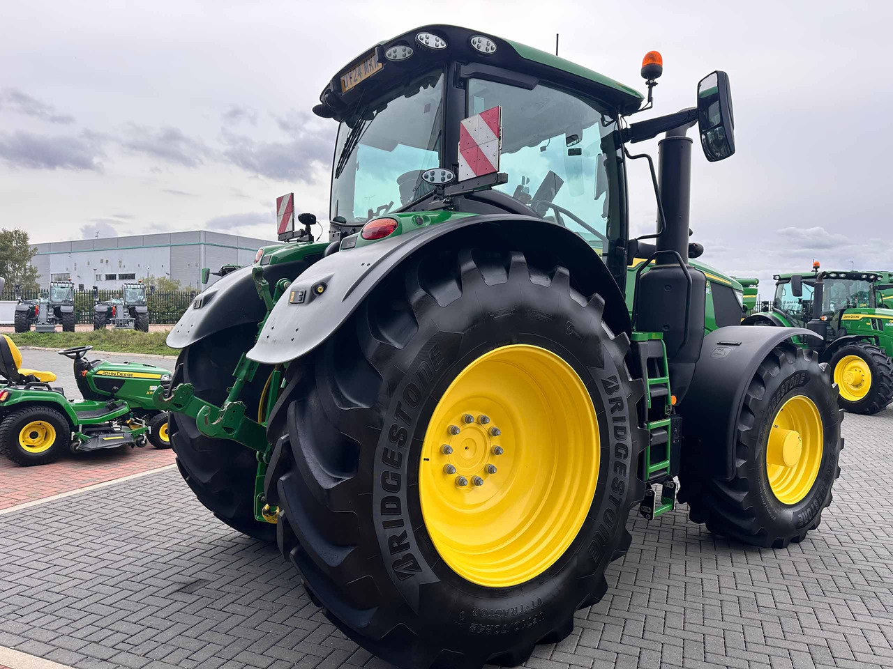 John Deere 6R 250 - Traktor: foto 5 John Deere 6R 250 - Traktor: foto 5