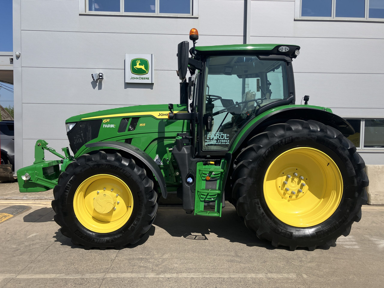 John Deere 6R155 - Traktor: foto 2 John Deere 6R155 - Traktor: foto 2