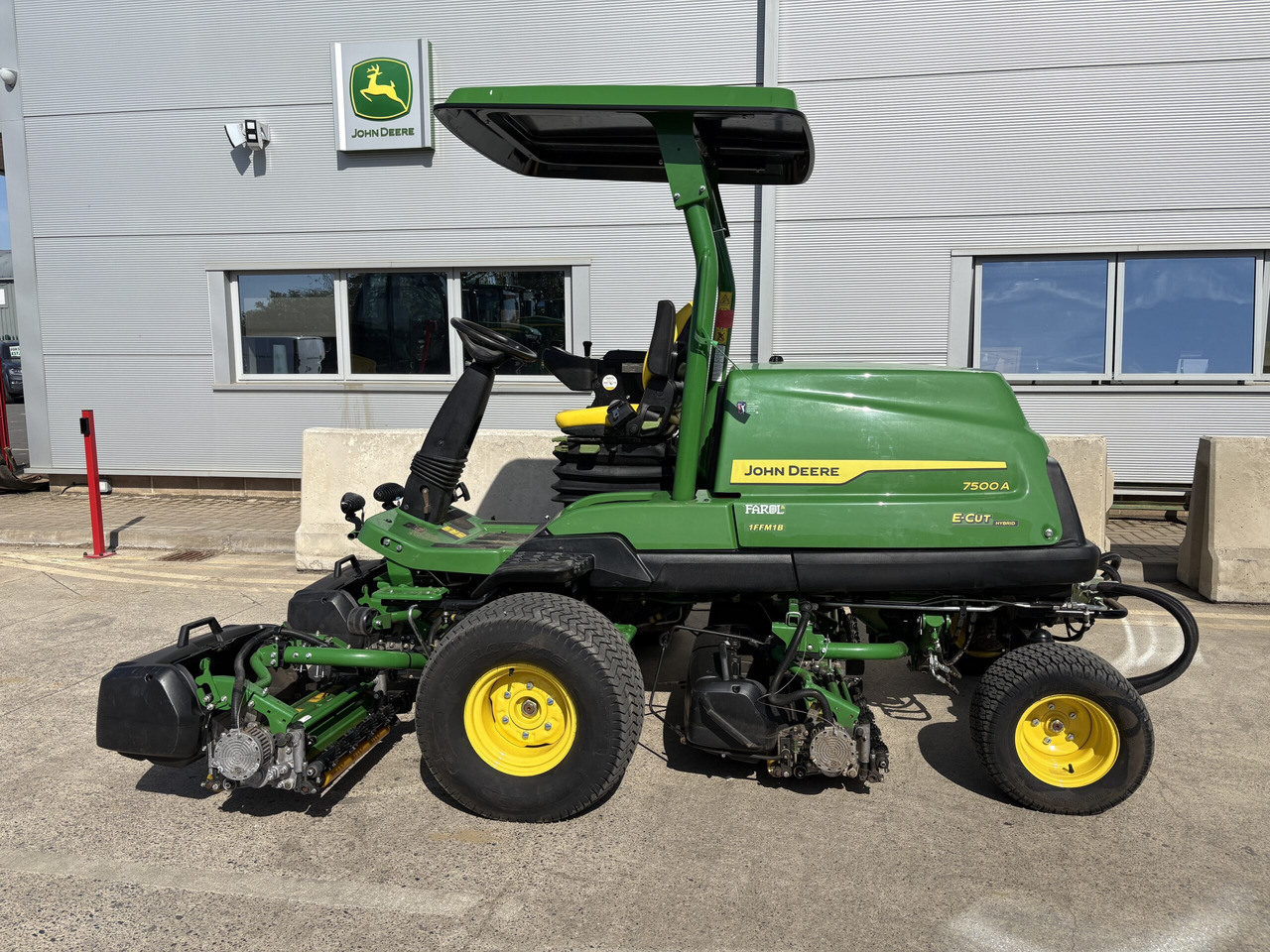 John Deere 7500A E-Cut - Korrëse bari i kopshtit: foto 1 John Deere 7500A E-Cut - Korrëse bari i kopshtit: foto 1