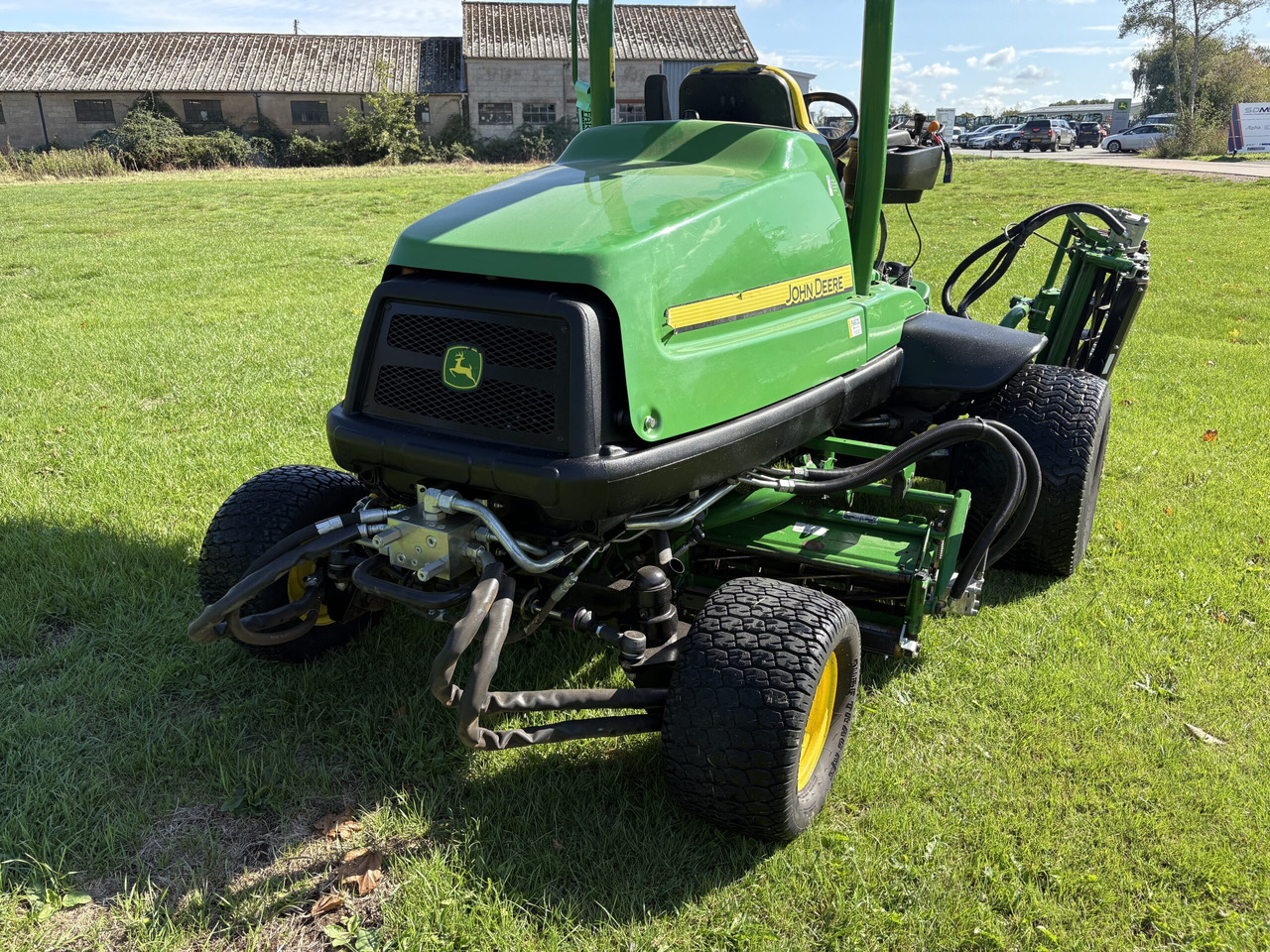John Deere 7700A Fairway Mower - Korrëse bari i kopshtit: foto 5 John Deere 7700A Fairway Mower - Korrëse bari i kopshtit: foto 5