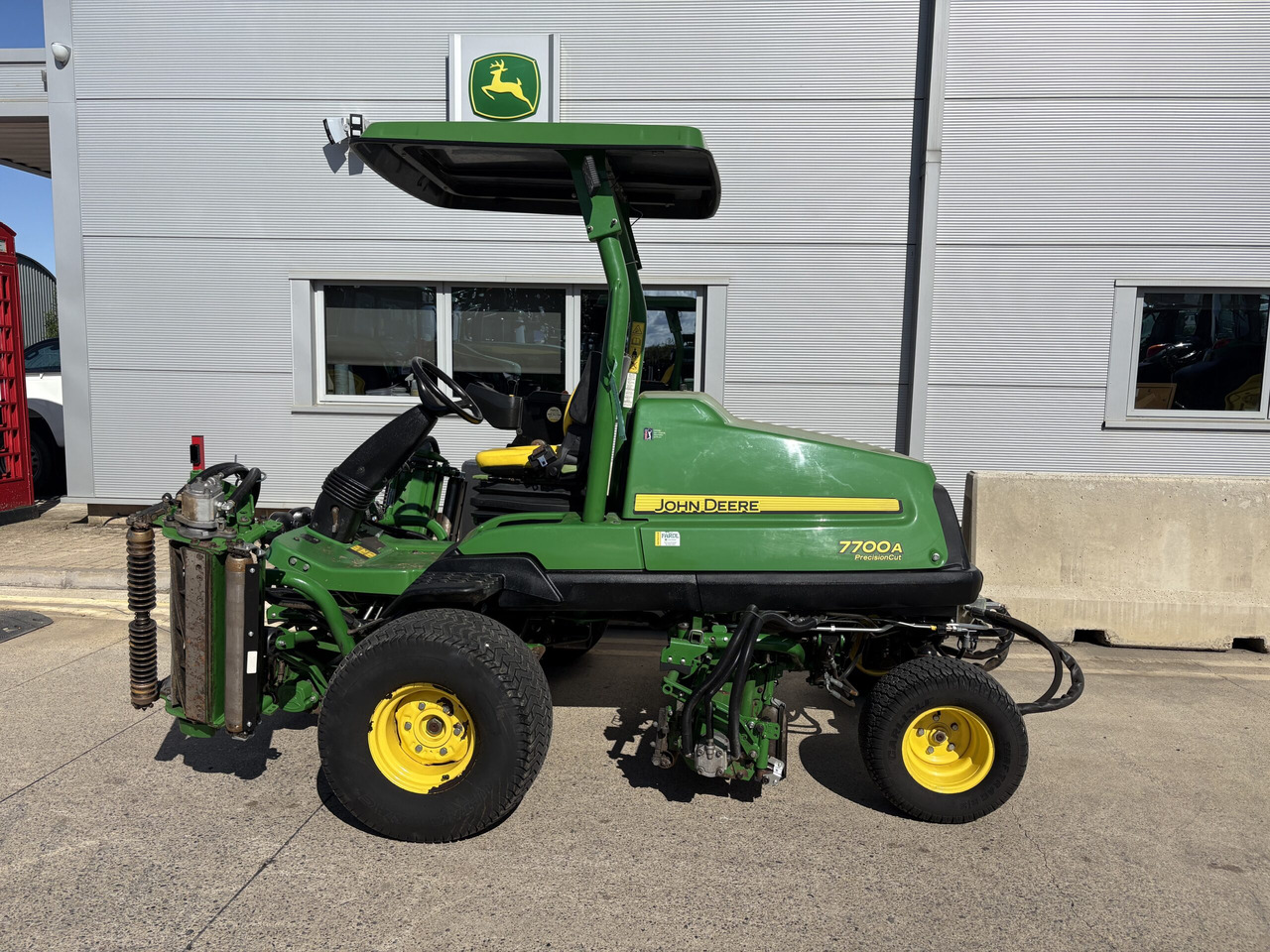 John Deere 7700A Fairway Mower - Korrëse bari i kopshtit: foto 2 John Deere 7700A Fairway Mower - Korrëse bari i kopshtit: foto 2