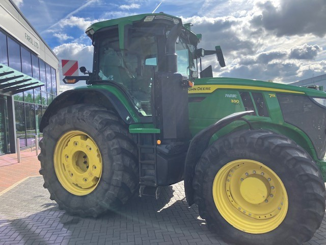 John Deere 7R 330 - Traktor: foto 3 John Deere 7R 330 - Traktor: foto 3