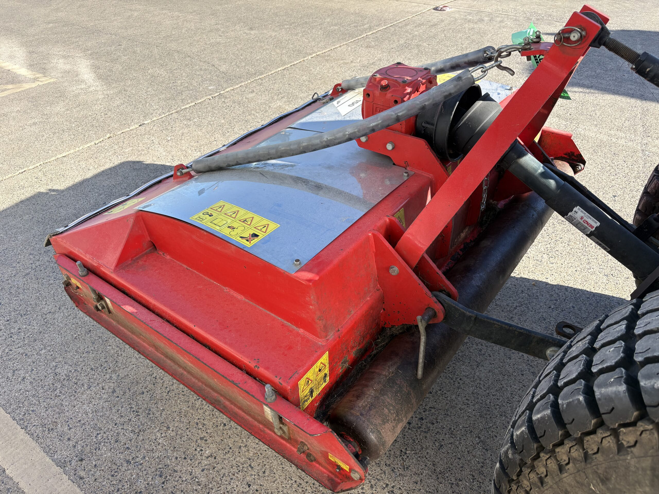 Trimax Striker 150 roller mower - Korrëse bari i kopshtit: foto 2 Trimax Striker 150 roller mower - Korrëse bari i kopshtit: foto 2