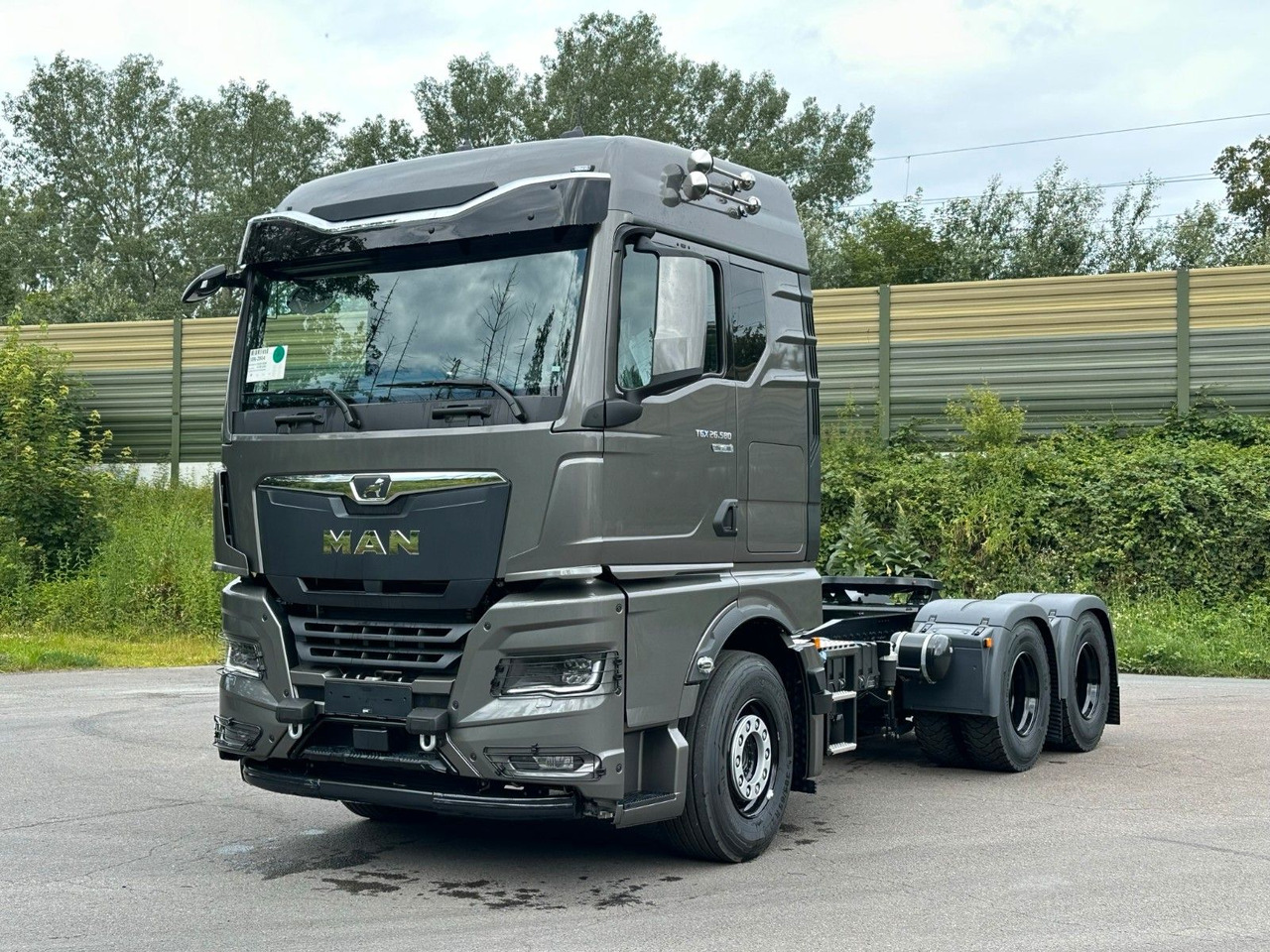 MAN TGX 26.580 6x4 Retarder - Gjysmë-kamion: foto 1 MAN TGX 26.580 6x4 Retarder - Gjysmë-kamion: foto 1