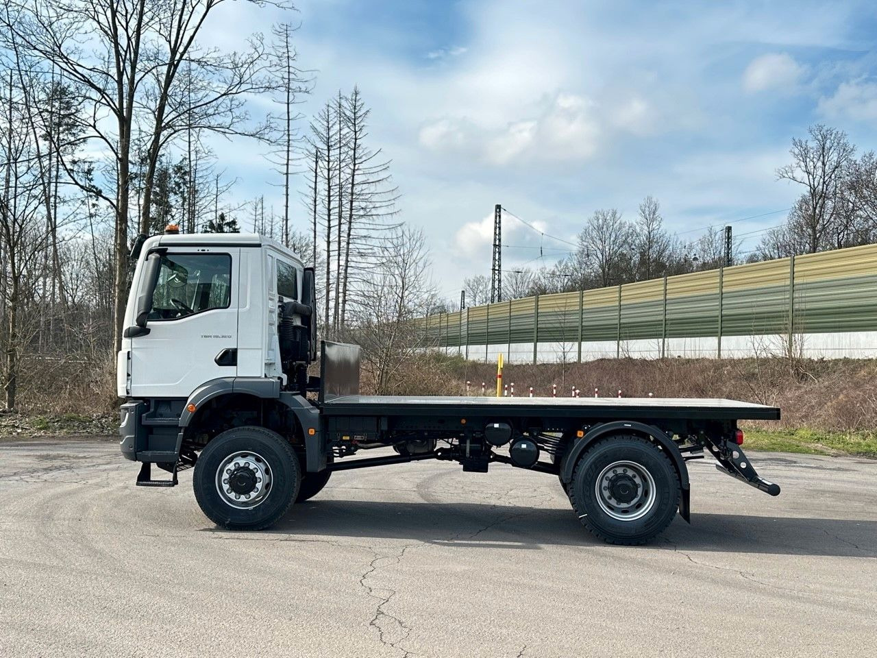 MAN TGM 18.320 4x4 Euro 6e Plato - Kamion me karroceri të hapur: foto 3 MAN TGM 18.320 4x4 Euro 6e Plato - Kamion me karroceri të hapur: foto 3